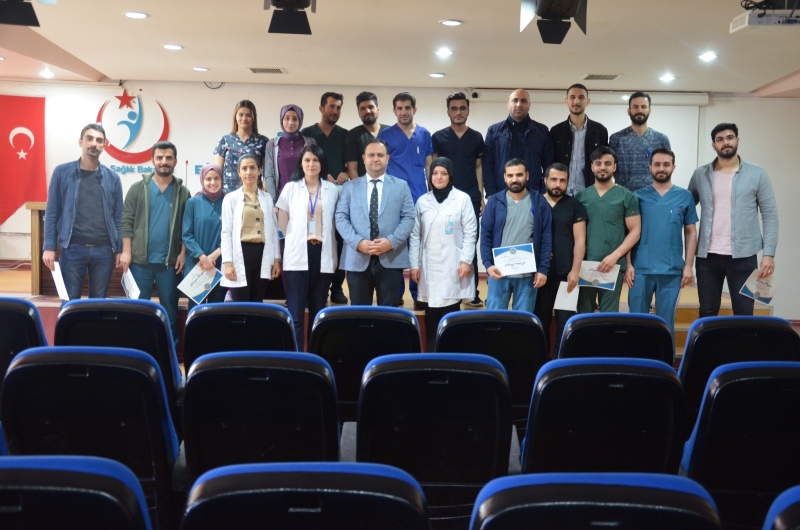 YOĞUN BAKIM HEMŞİRELERİ SERTİFİKALARINI ALDI