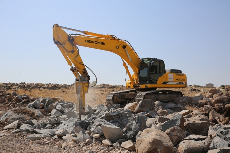 Yol açmaya son sürat devam ediyor.