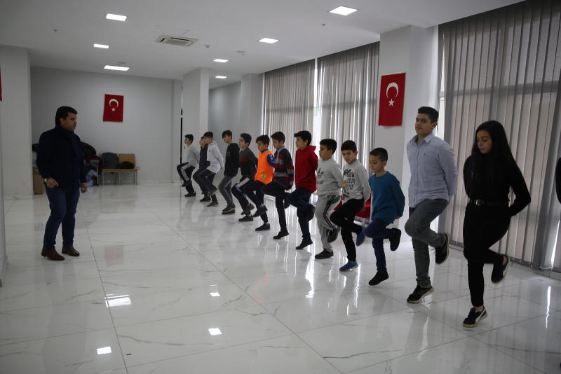 YÖRESEL HALK OYUNLARI HALİLİYE’DE YAŞATILIYOR