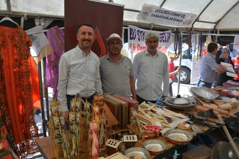 Yöresel ürünler pazarı kuruldu