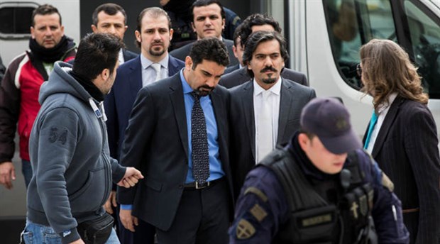 Yunanistan, darbe girişiminden sonra ülkeye kaçan askere sığınma hakkı verdi