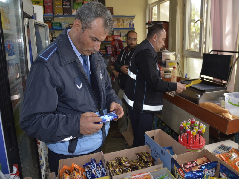 Zabıta ekipleri Okul kantinlerinde denetim yaptı