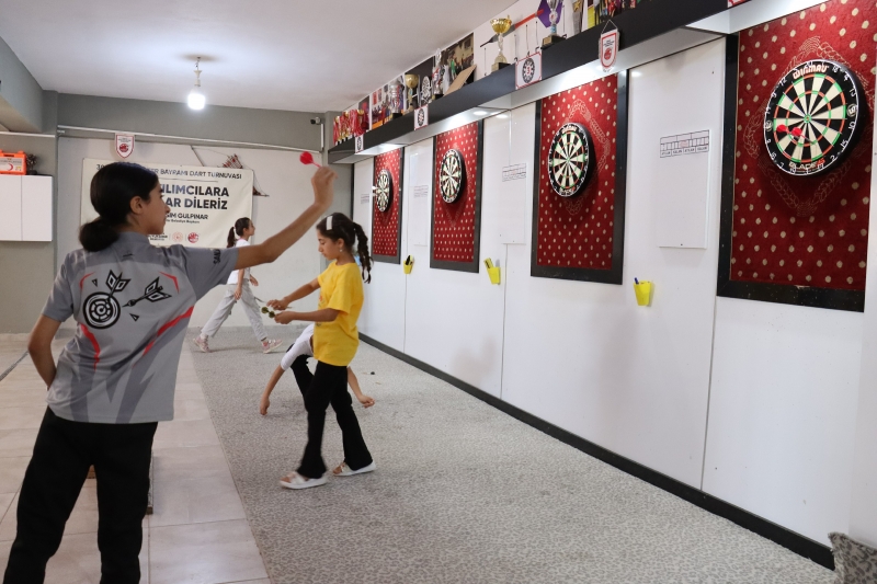 ZAFER BAYRAMI DART TURNUVASINDA ÖDÜLLER SAHİPLERİNİ BULDU